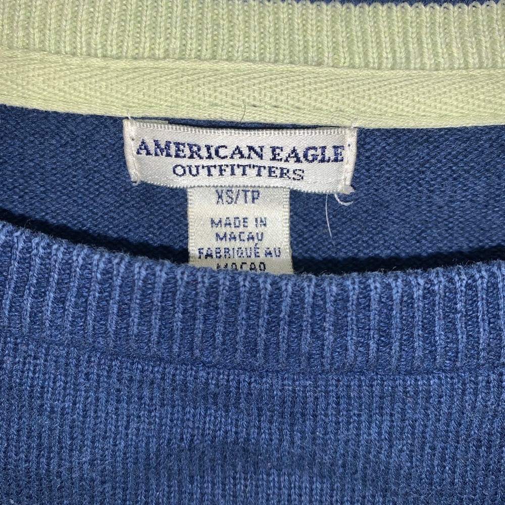 American Eagle sweater - Picture 2 of 2